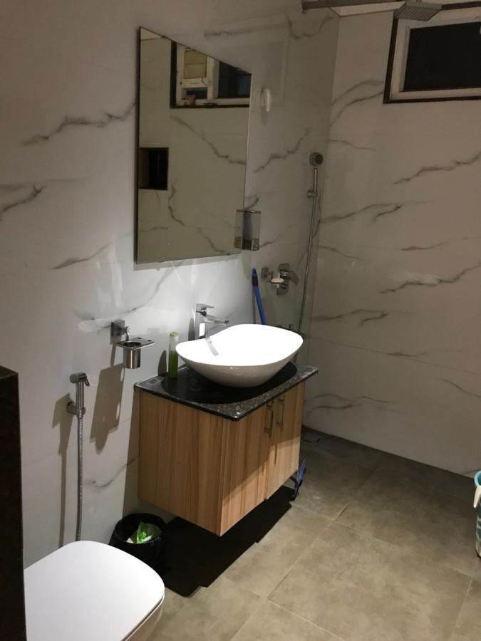Entire Craftsman House With 2 Bedrooms Kitchen And More Rāipur Exteriör bild